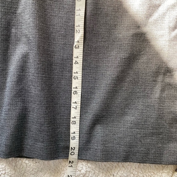 Old Navy Stretch Gray Flat Gray Wrap Mini Skirt, Sz: 4 - Picture 5 of 7